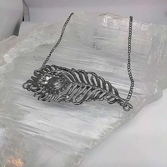 Feather Statement Necklace - Picture 3 of 6